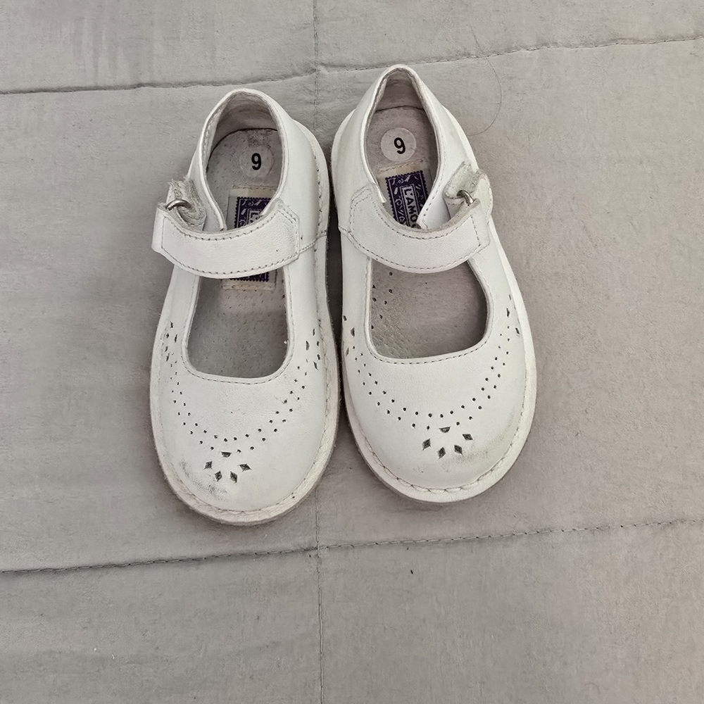 L'amour Mary Janes.